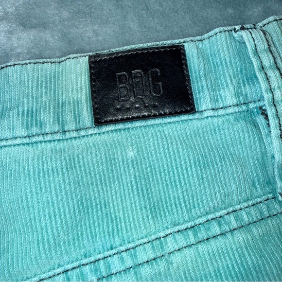 BDG Women's Aqua Corduroy Girlfriend High Rise Shorts size 27 Distressed look - Picture 5 of 9